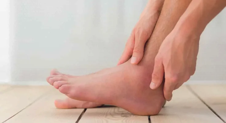 علت ورم پا چیست؟